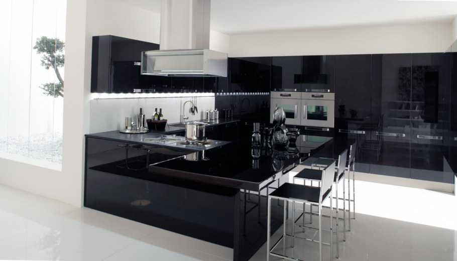 Кухня черный глянец