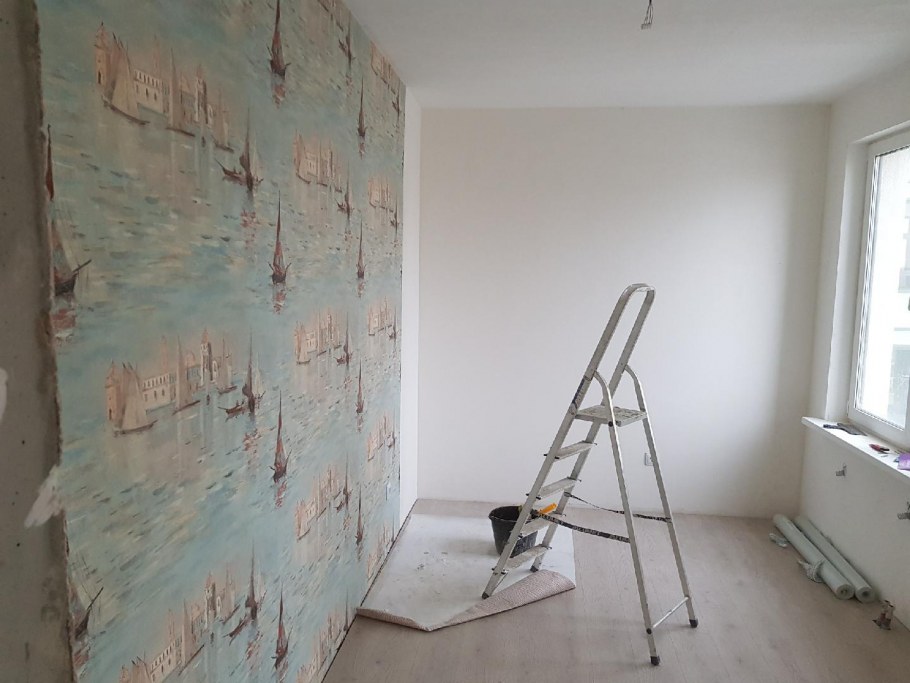 Обои выравнивающие стены