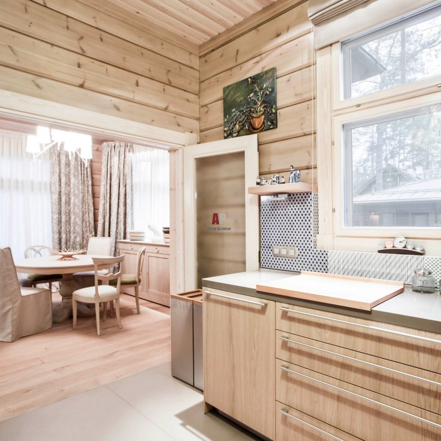 Кухня в деревянном доме