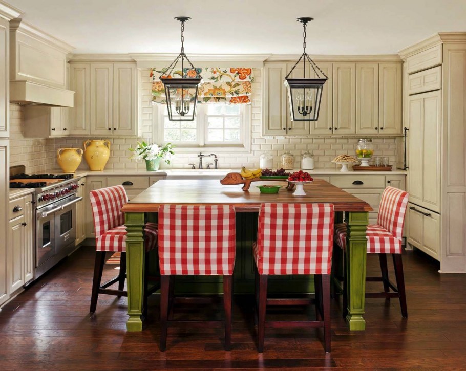 Кухня в стиле Кантри с островом