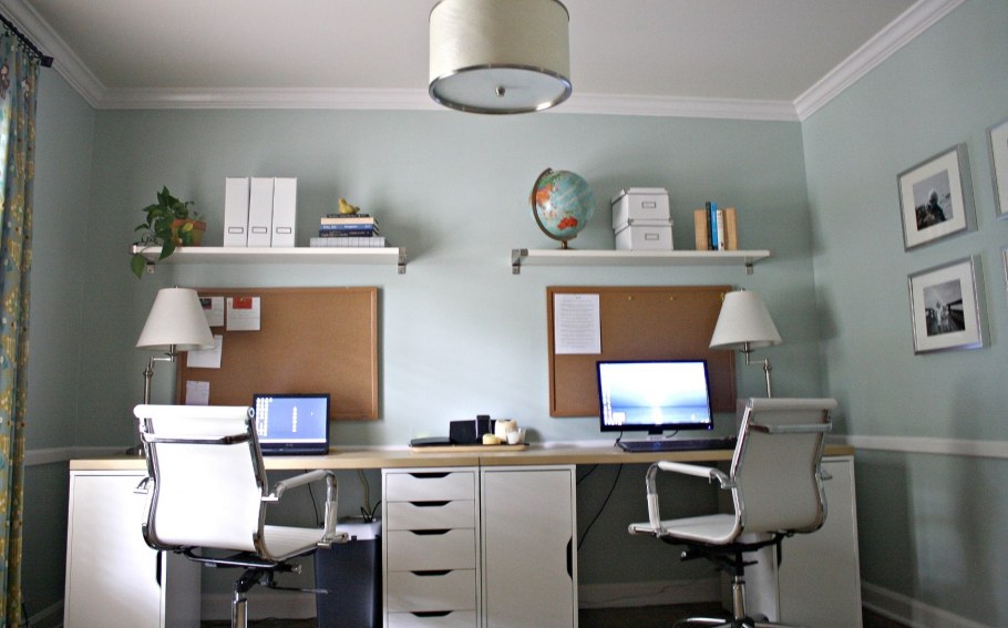 Свет над рабочим столом