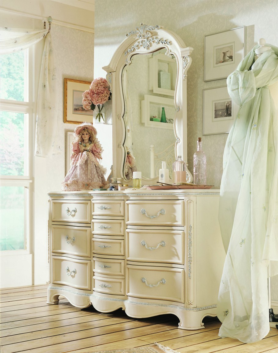 Комод и зеркало шебби