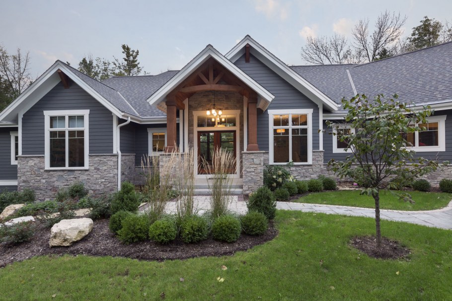 Серый дом в скандинавском стиле