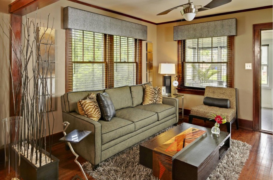 Жалюзи в гостиной зонирование