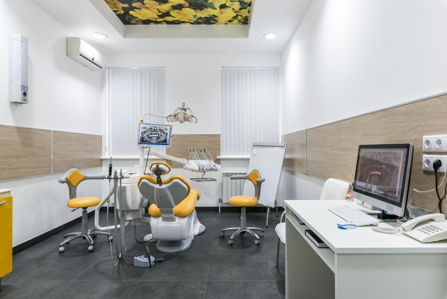 Стильная плитка в стоматологическом кабинете