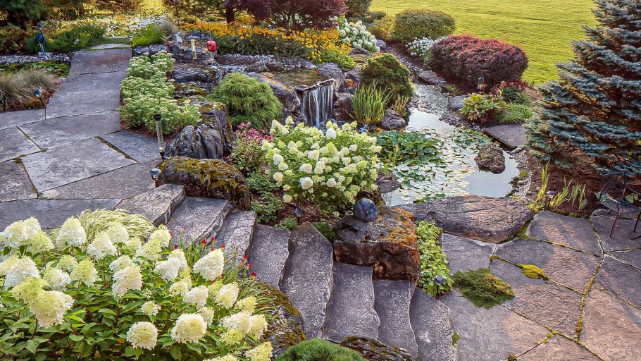 Рокарий террасированный склон