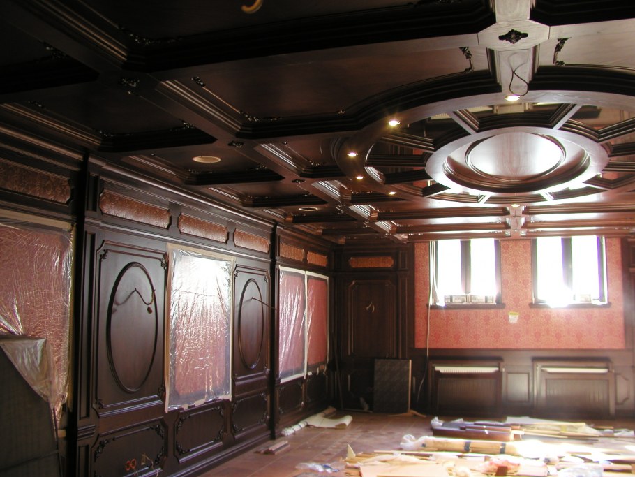 Кессонный потолок из полиуретана под дерево