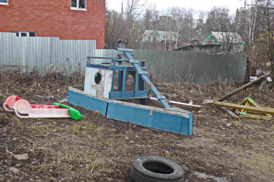 Детская площадка без детей
