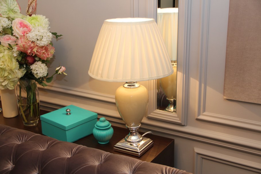 Настольная лампа Arte Lamp selection a5199lt-1wh