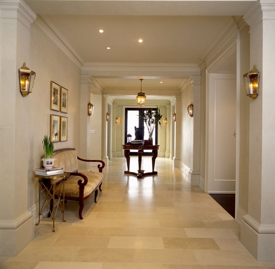 Светильники для большой прихожей в частном доме