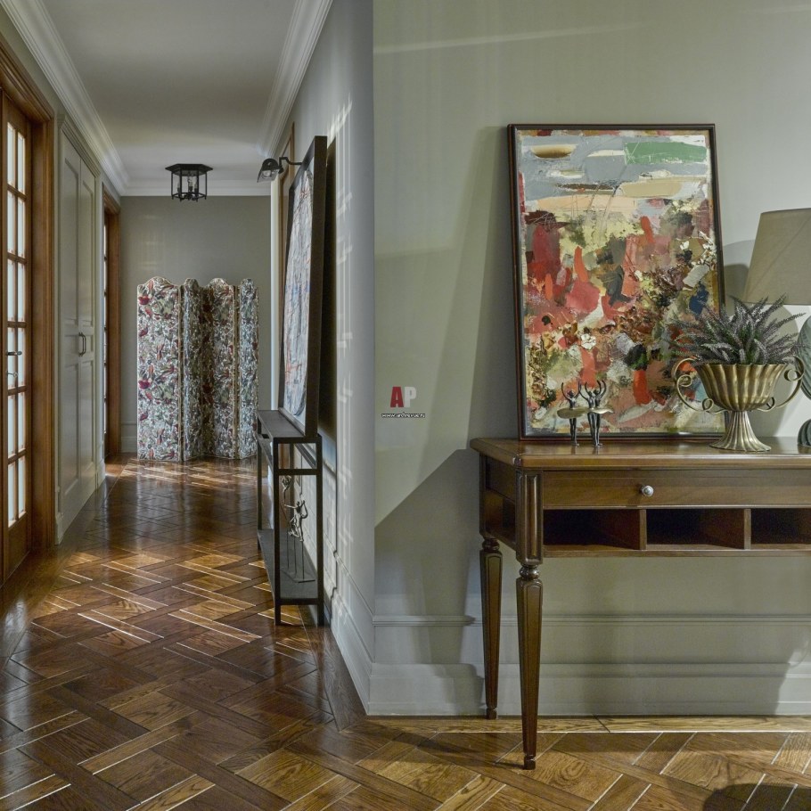 Интерьер столов в прихожей