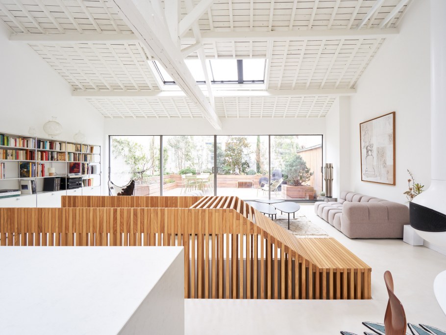 Двухэтажная квартира в современном стиле