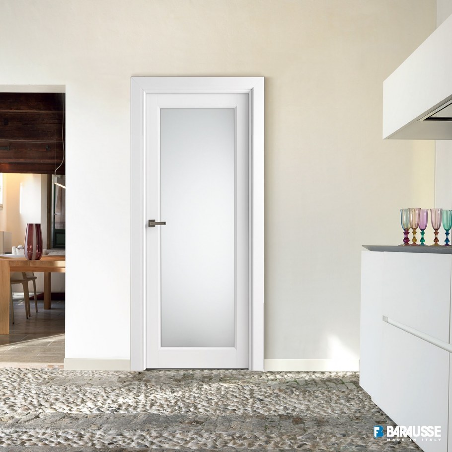 Зеленые двери в интерьере