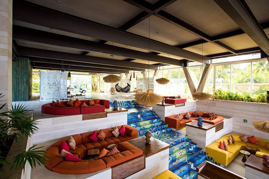 Гостиная с пуфами