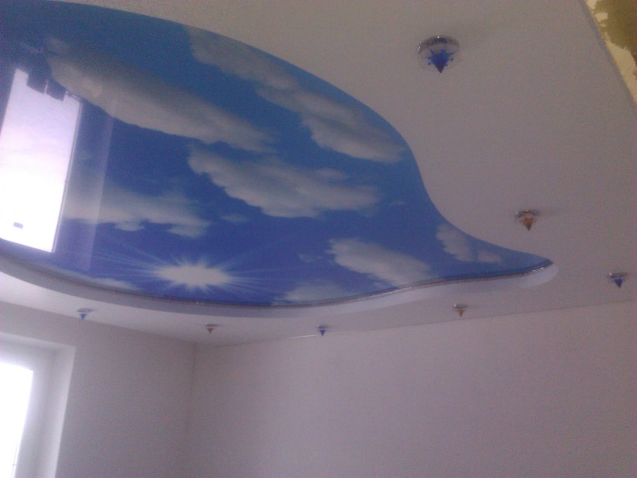 Потолок в старинном стиле