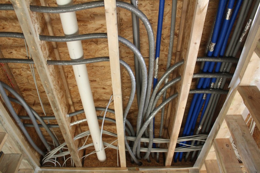 Встроенные шкафы в ванную комнату