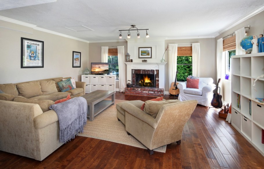 Расположение дивана в гостиной