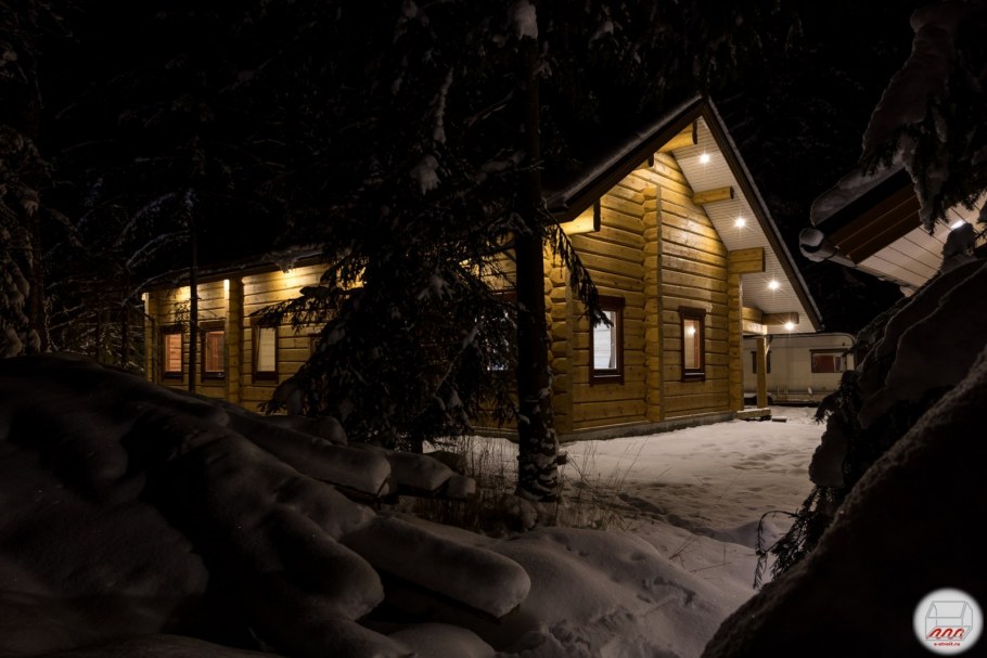 Подсветка фасада сруба