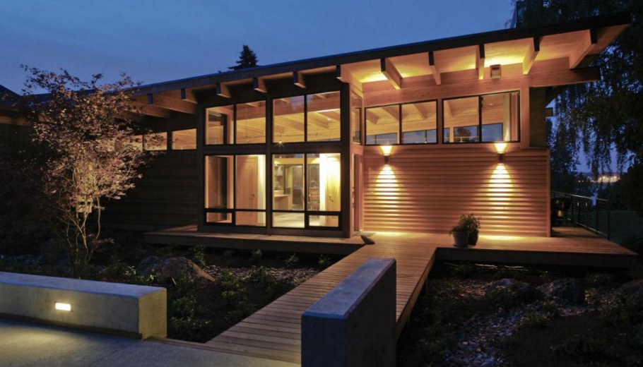 Подсветка в софитах крыши