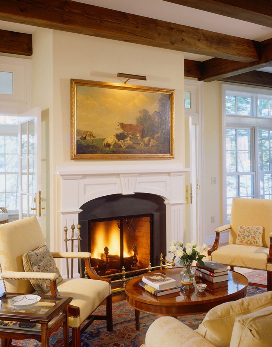 Уютная гостиная с камином