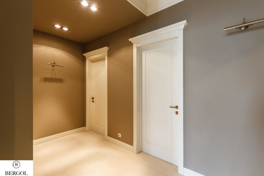 Двери современная классика