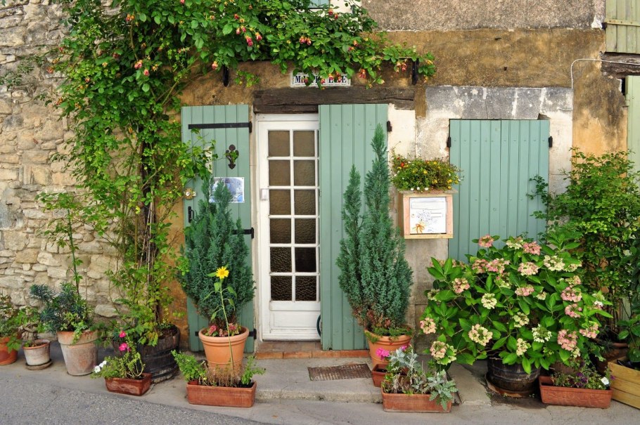 Двор в стиле Прованс