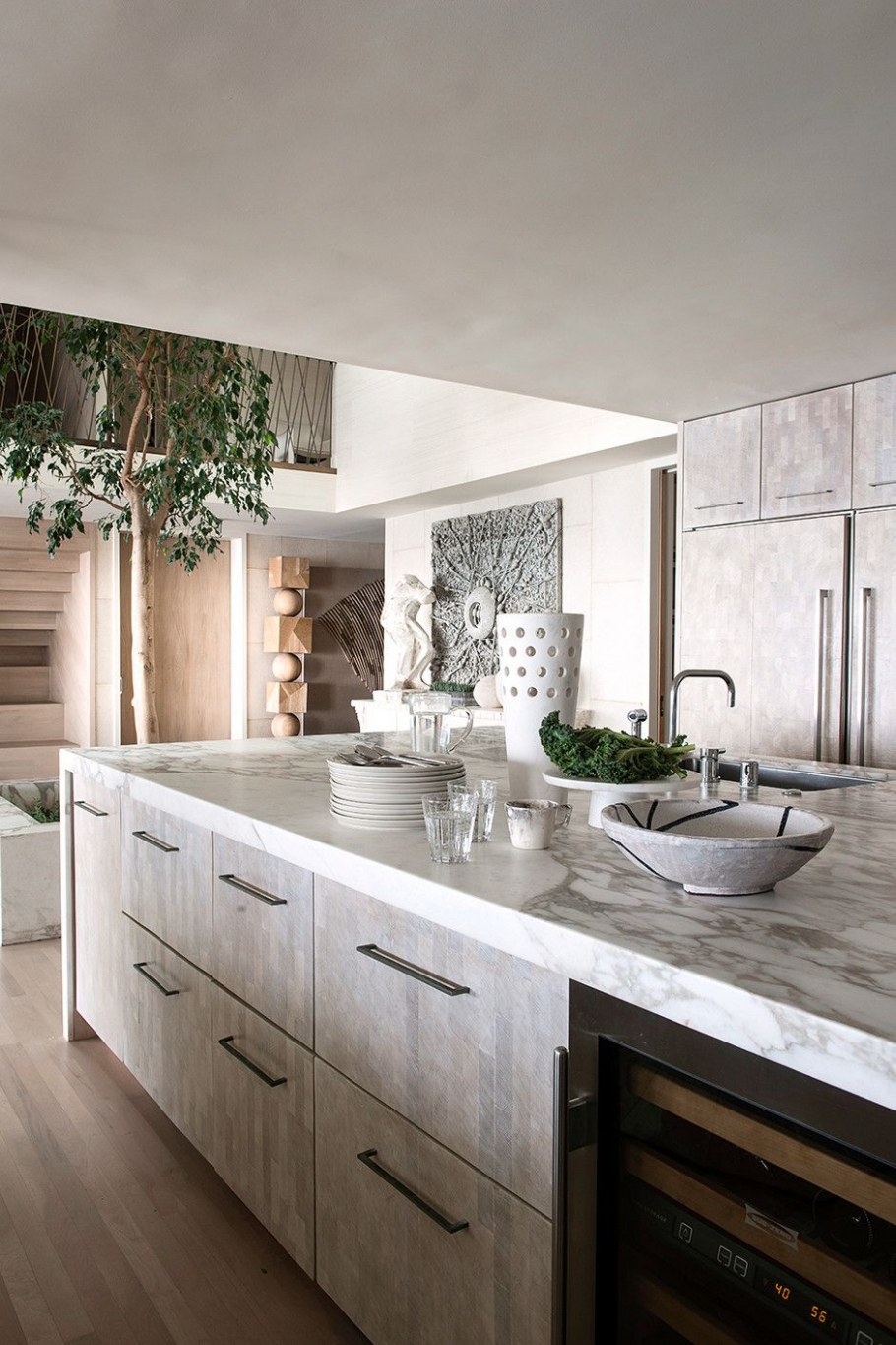 Кухня мрамор и дерево