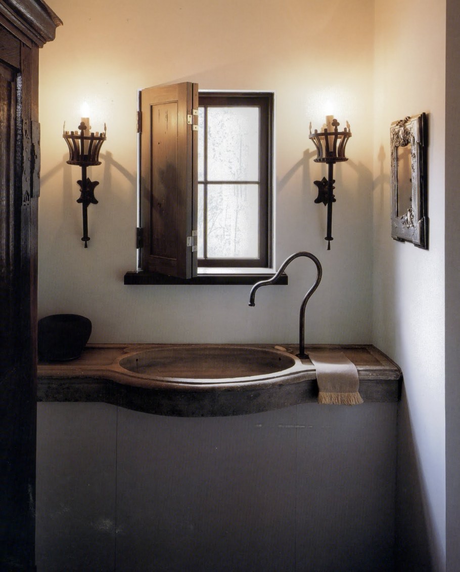 Раковина в прихожей