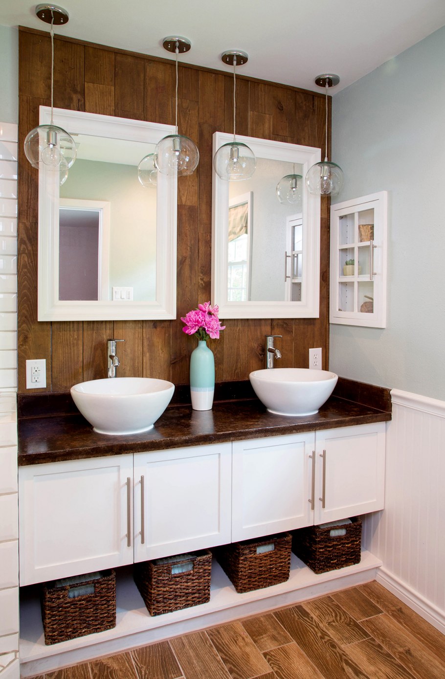 Ванная комната с 2 раковинами