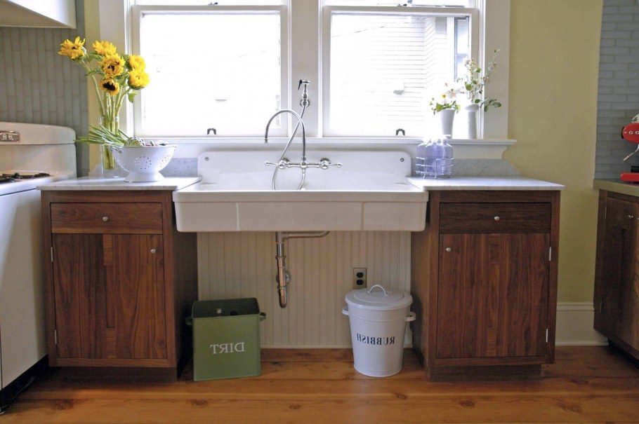 Батарея под раковиной в ванной