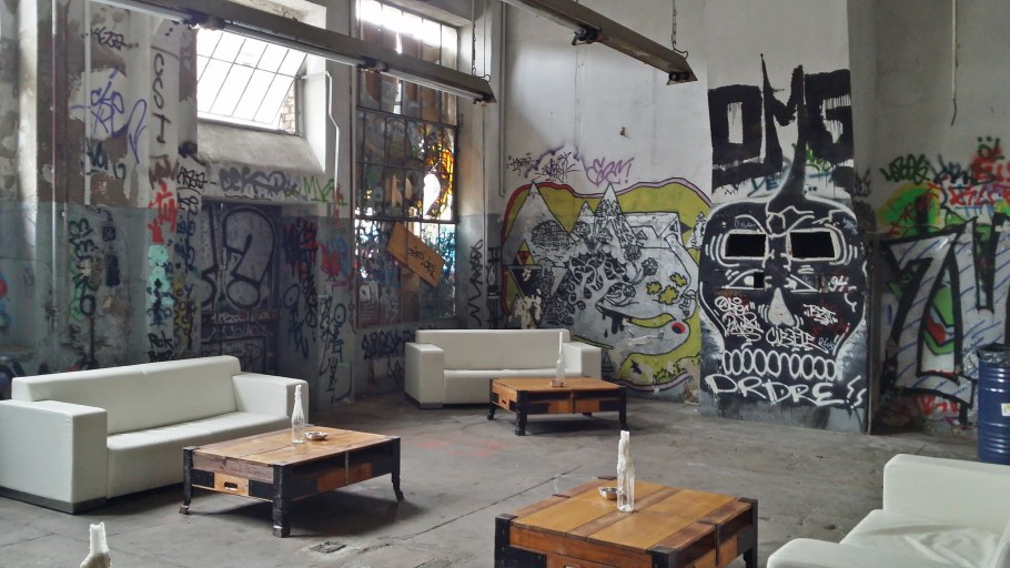 Стиль стрит арт в интерьере