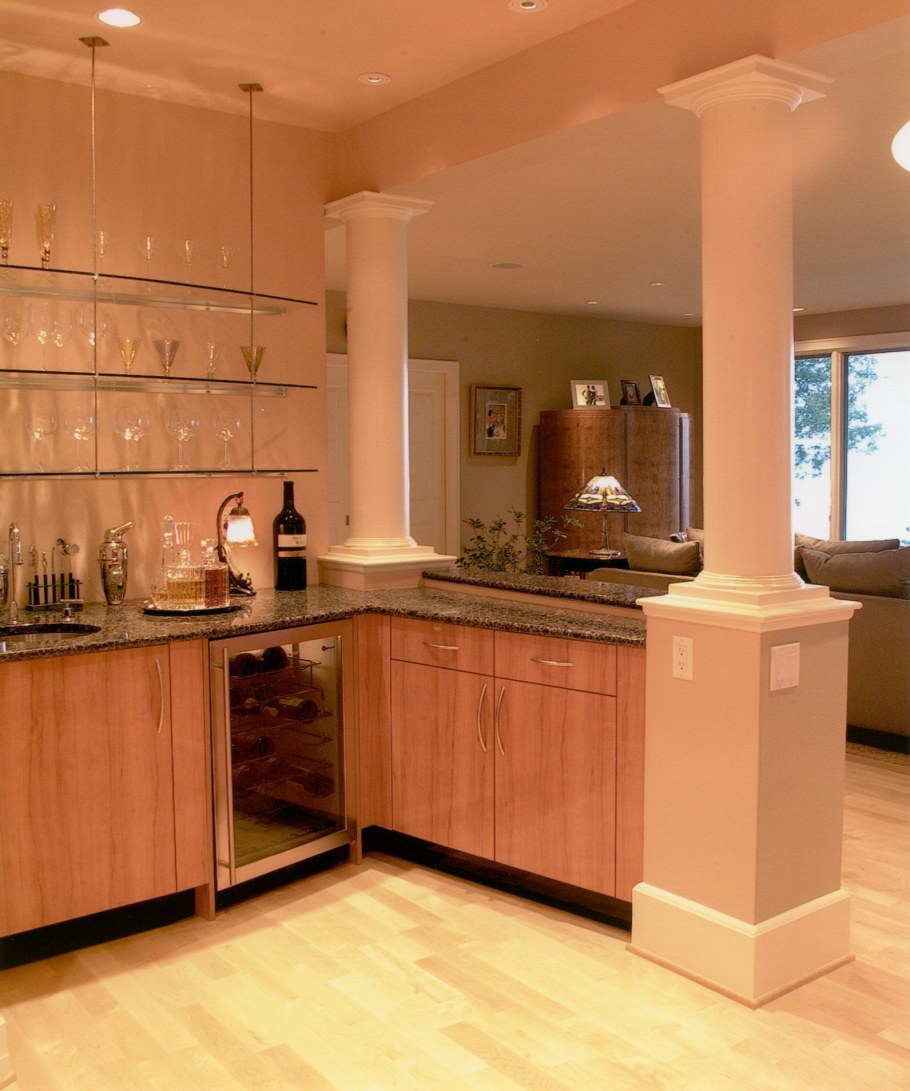 Кухня с колоннами