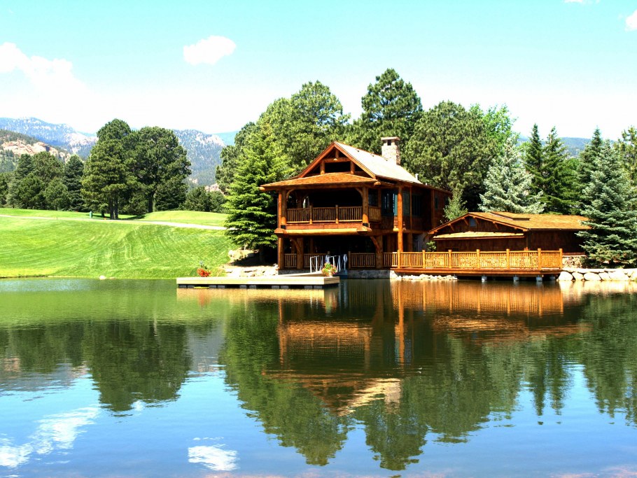 Дом у озера