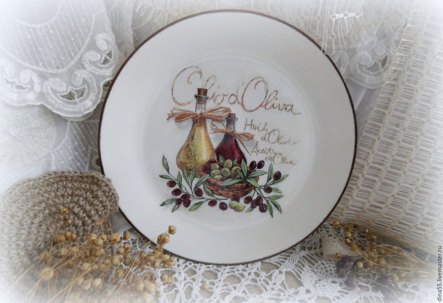 Декорированные тарелки