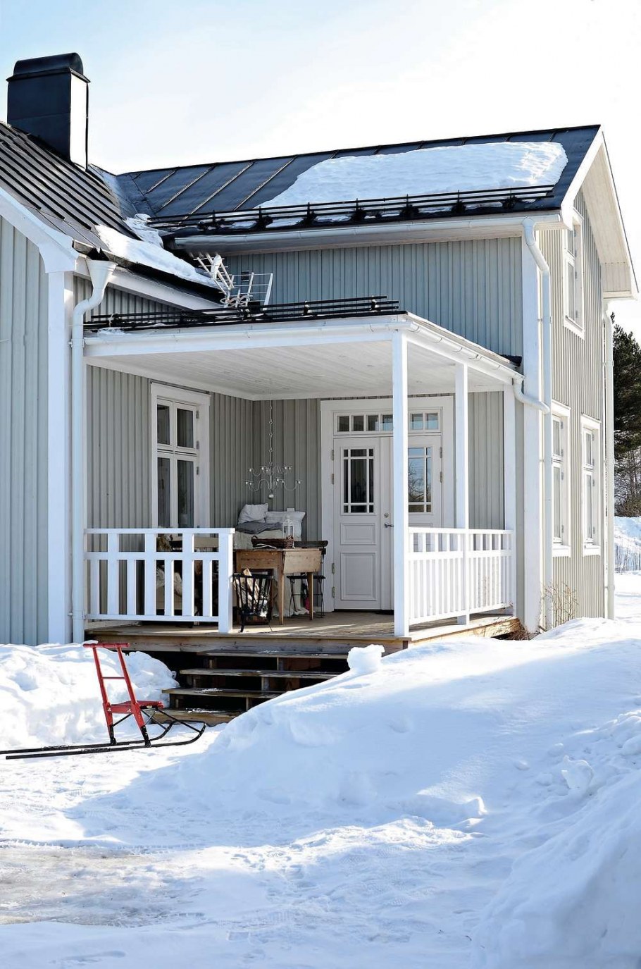 Терраса серого цвета