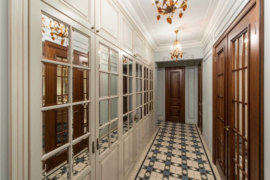 Метлахская плитка в коридоре