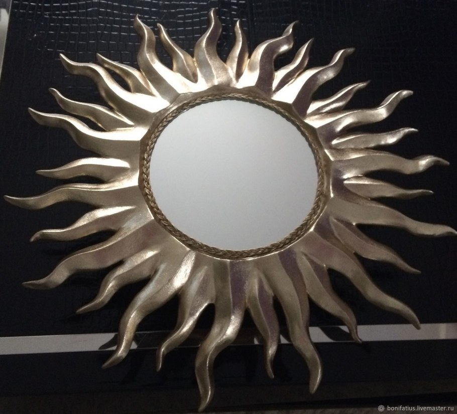 Зеркало в виде солнца