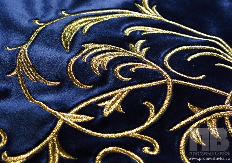 Шторы черные с золотом