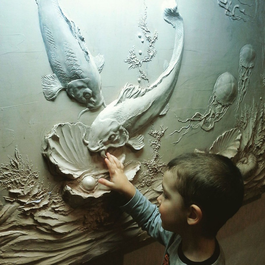 Александр Плющев картины барельефные