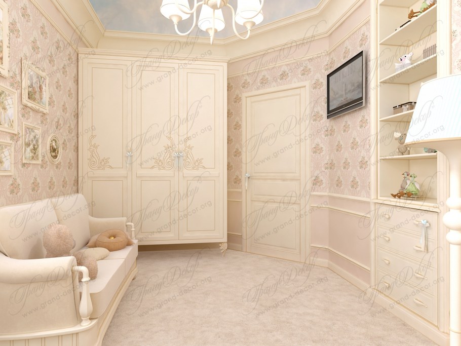 Обои и лепнина в сталинке