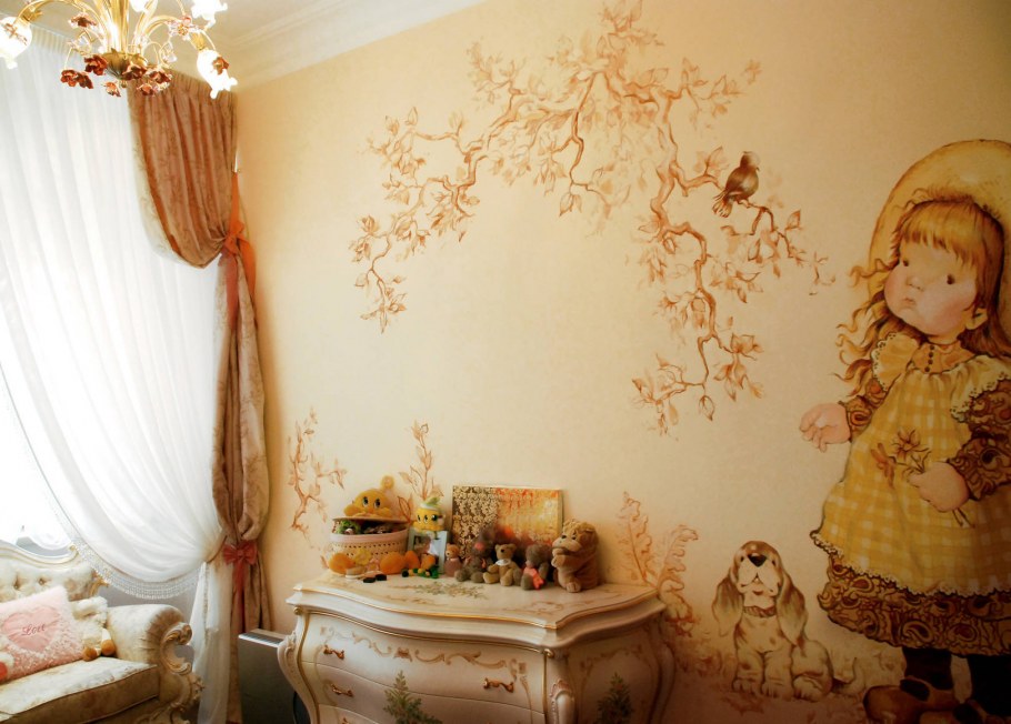 Лепнина на стене вдетскрй