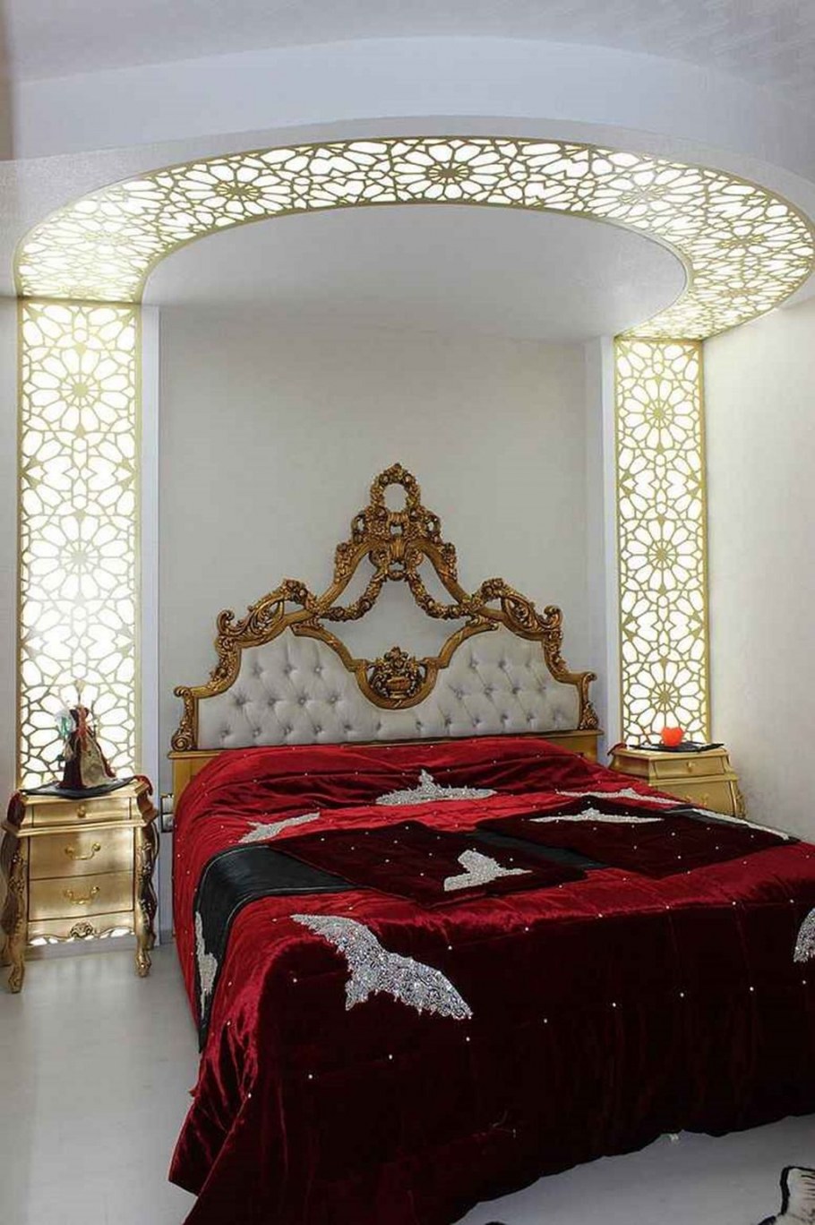 Красно Золотая спальня