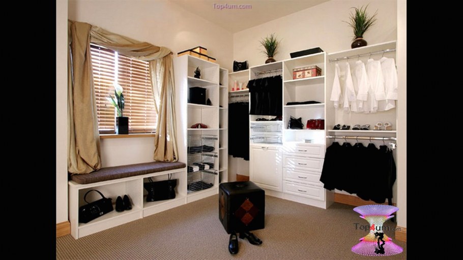 Гардеробная с окном