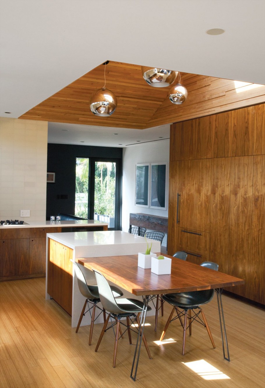 Современные кухни в потолок