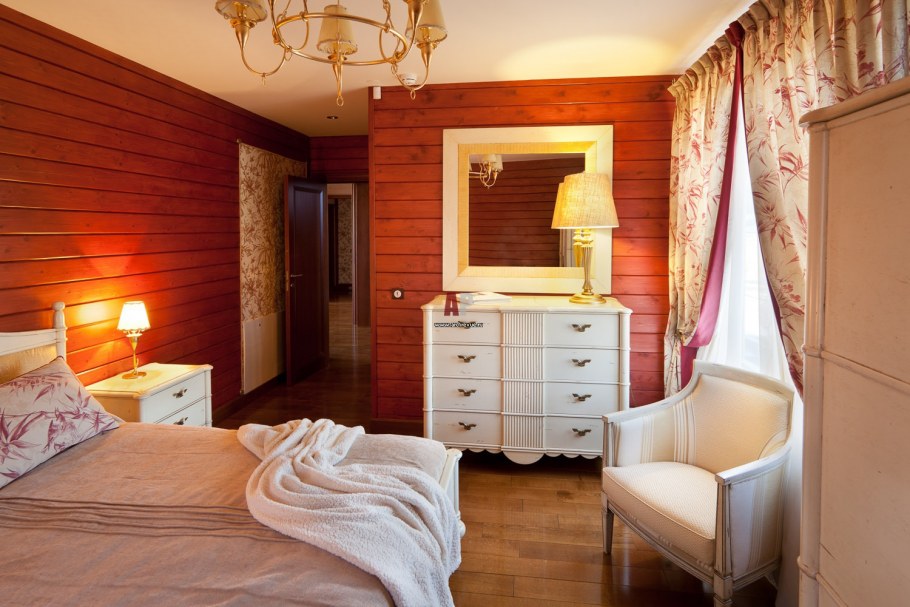 Цвет комнаты в деревянном доме