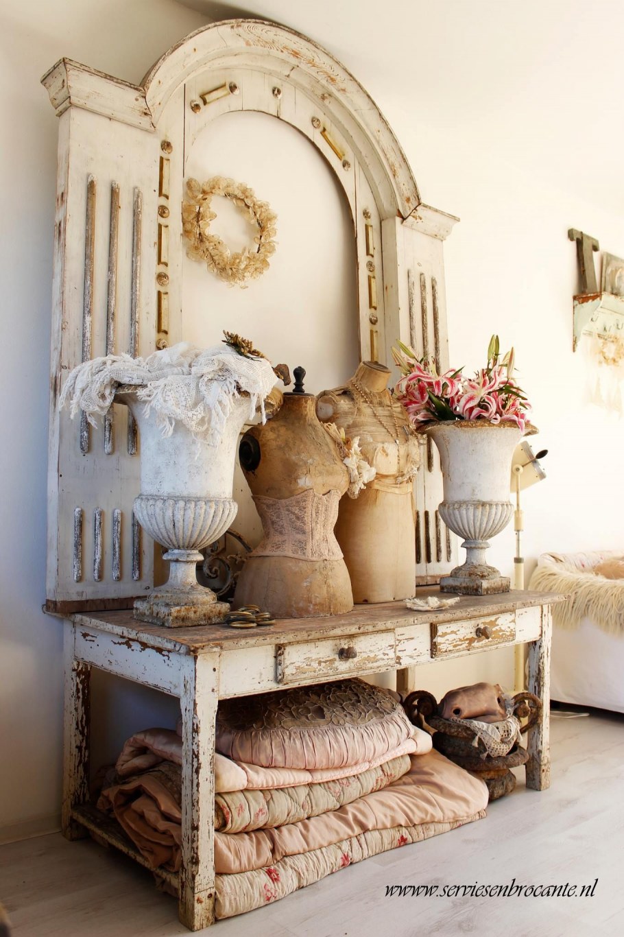 Декор стен в стиле шебби Шик и рустик