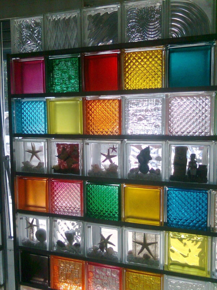 Торговое оборудование витрина стеклянная кубики