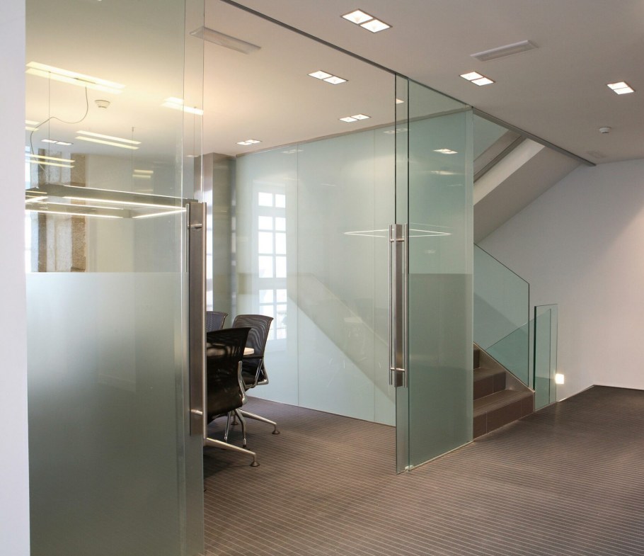 Детская из стеклянных перегородок