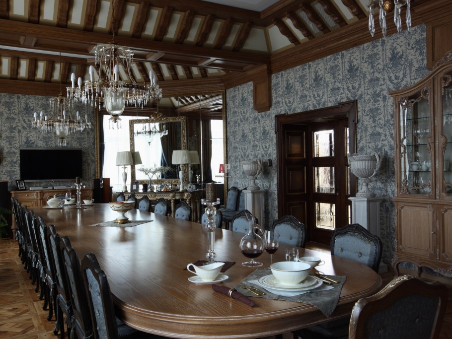 Столовая в стиле русской усадьбы
