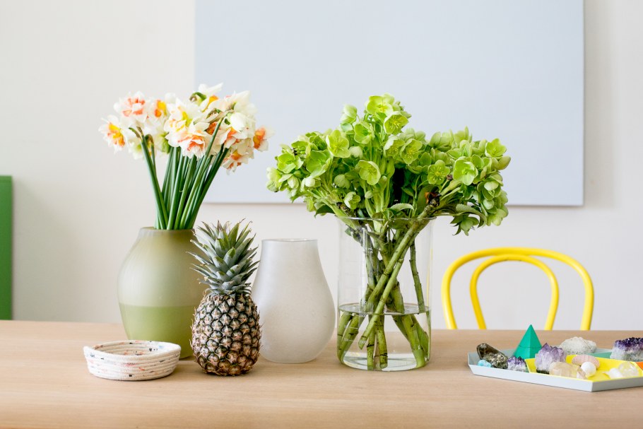 Свежие цветы в интерьере